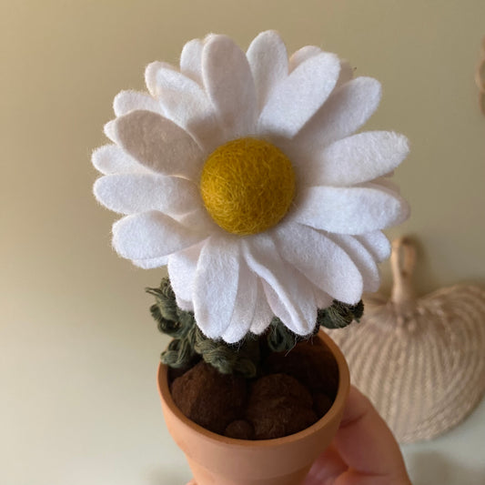 Felt and Macrame Daisy ***older style***