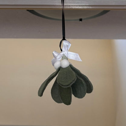 Hanging Holiday Mistletoe