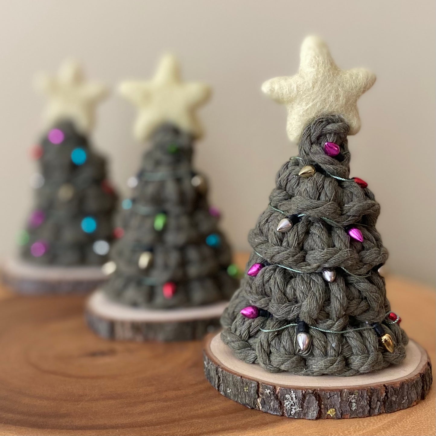 Macrame Christmas Tree (no working lights)