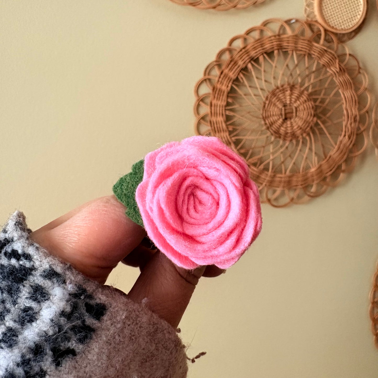 Car Vent Essential Oil Air Diffuser- Felt Rose, Daisy or Sunflower